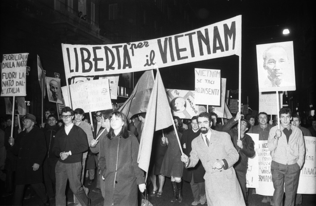 Publifoto, album '68: le manifestazioni internazionaliste